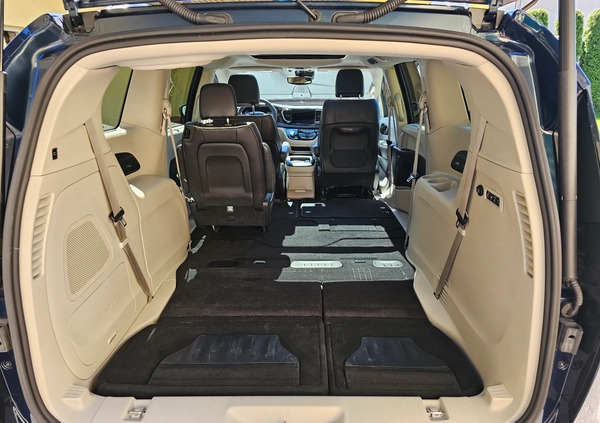 Chrysler Pacifica cena 240957 przebieg: 23283, rok produkcji 2022 z Sompolno małe 436